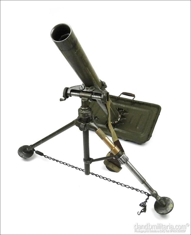 81 mm mortar with shell