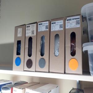 Filament-Button fuer Karton