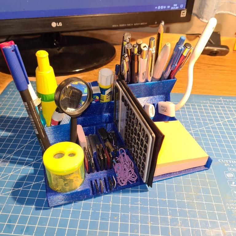 Desktop organizer