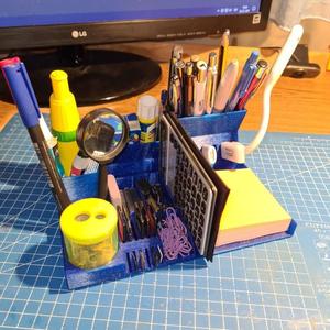 Desktop organizer