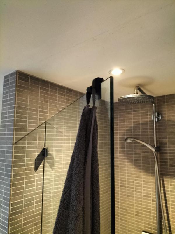 Hanger for glass shower door (Max. 7 MM)