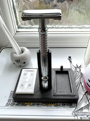 Safety Razor Stand and Blade Holder