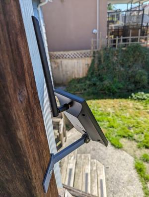 mounting arm for the *solar panel from garden light* meshtastic node