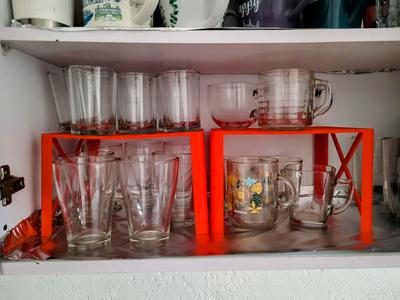 Intermediate level for shelves