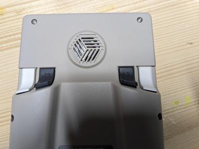 Anbernic RG405V smaller L1/R1 button