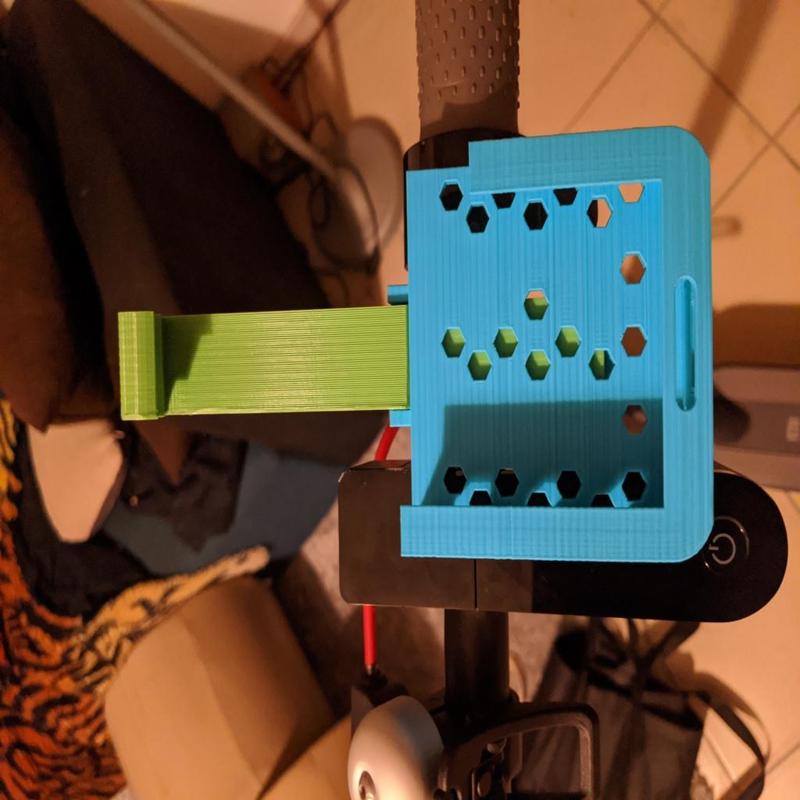 Pixel 3 phone holder with flip case M365