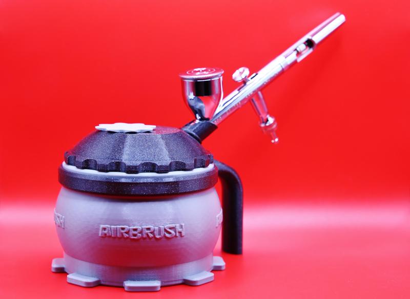 Airbrush cleaning container