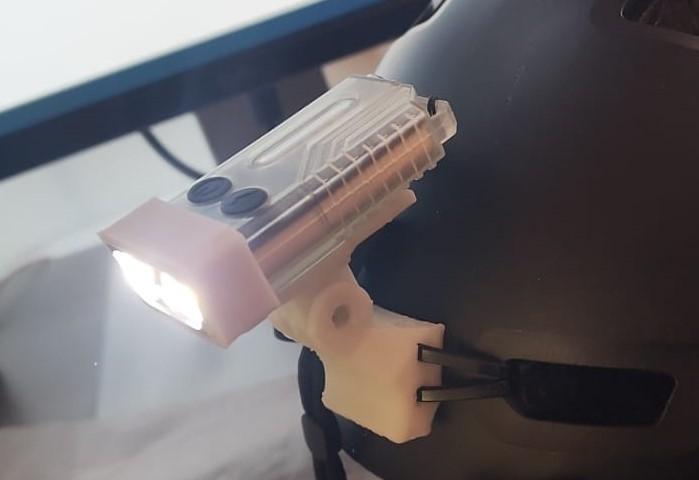 Soporte para casco de Linterna Boruit v10
