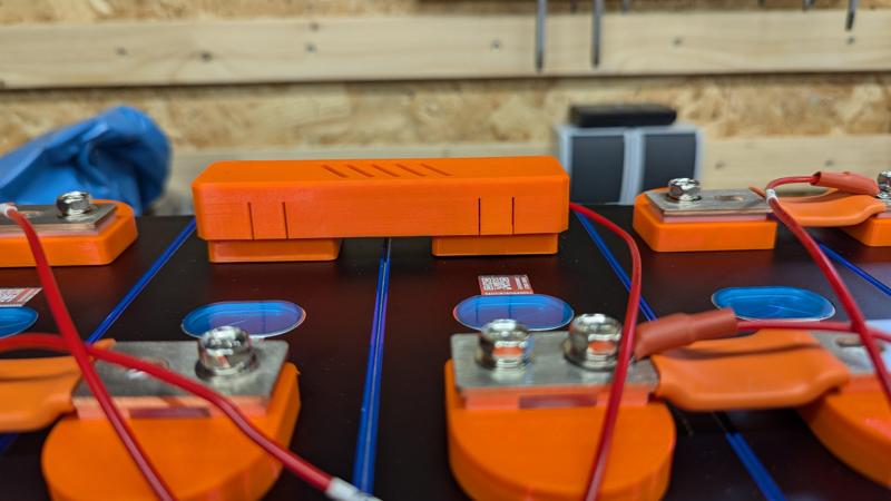 Eve LiFePo4 LF304 busbar cover (nkon.nl)