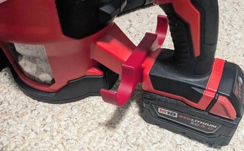 Milwaukee M18 Handheld Vacuum hose clip