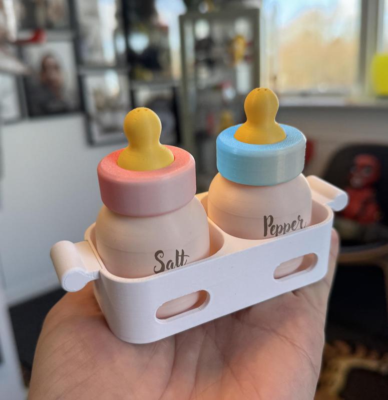 🍼 Baby Bottle Salt & Pepper Shakers