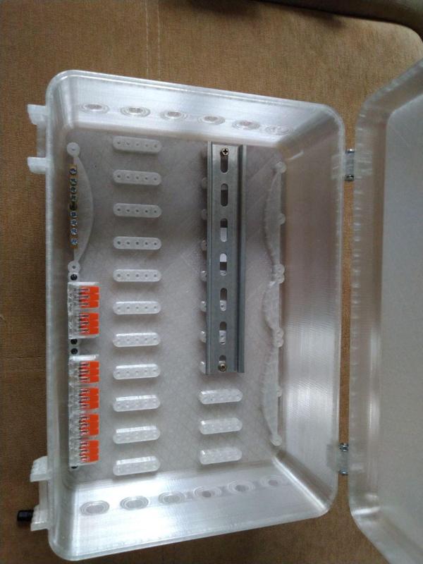 Junction box (DIN)