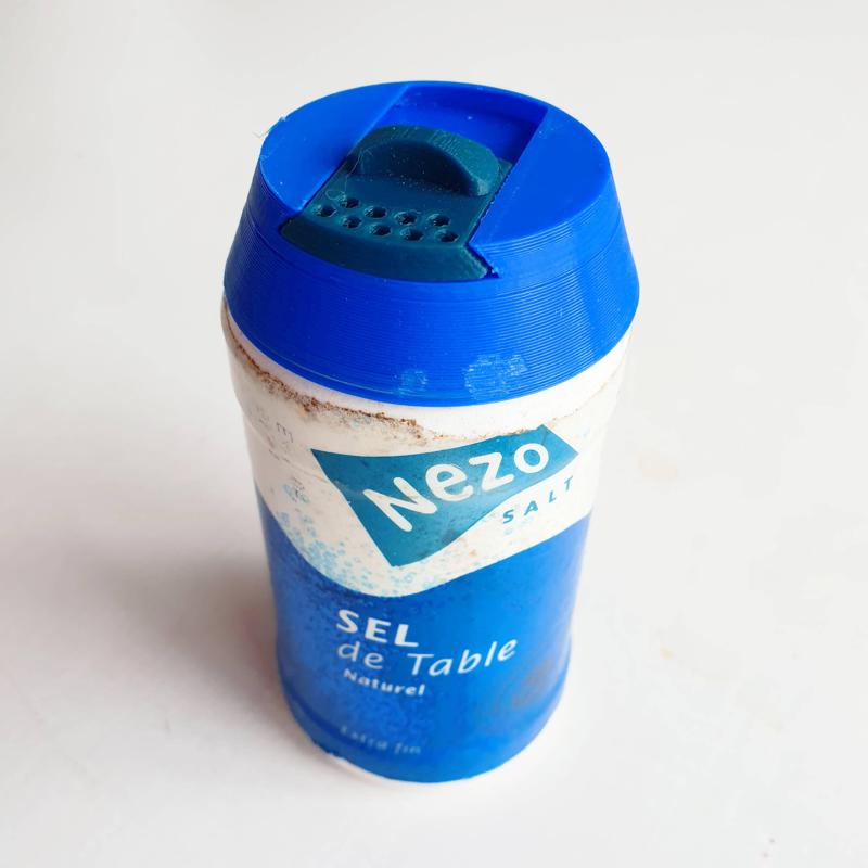 salt shaker lid with 4 positions slide - couvercle à glissière à 4 positions pour une salière