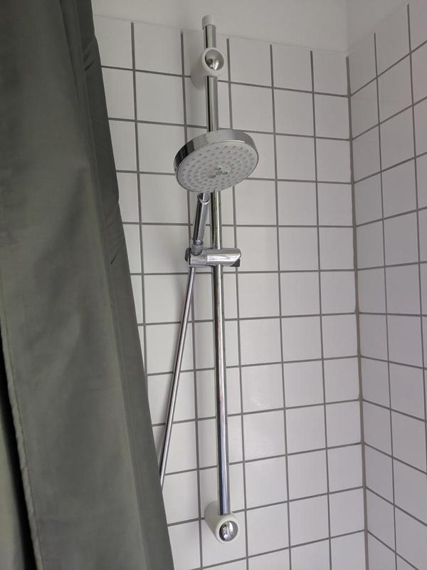 Flexible Shower Bar Wall Mount / Flexible Wandhalterung für Brausestange