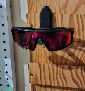 French Cleat glasses holder