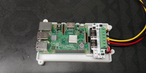 Raspberry 3 B+ Case with Mausberry car supply 