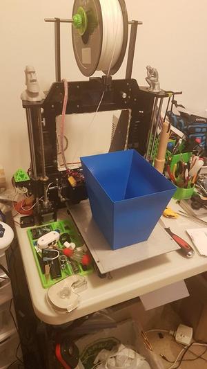 Vase mode garbage can