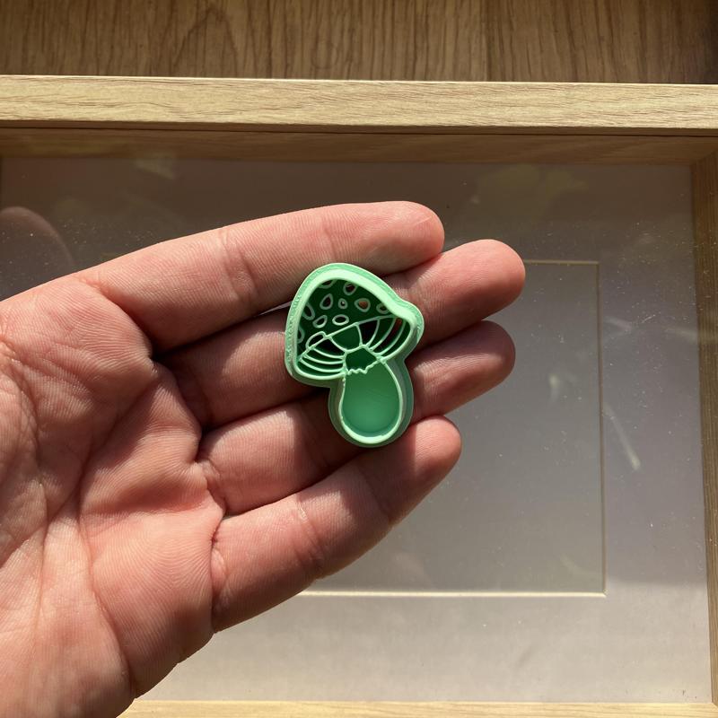 polymer clay cutter #79 (mushroom)