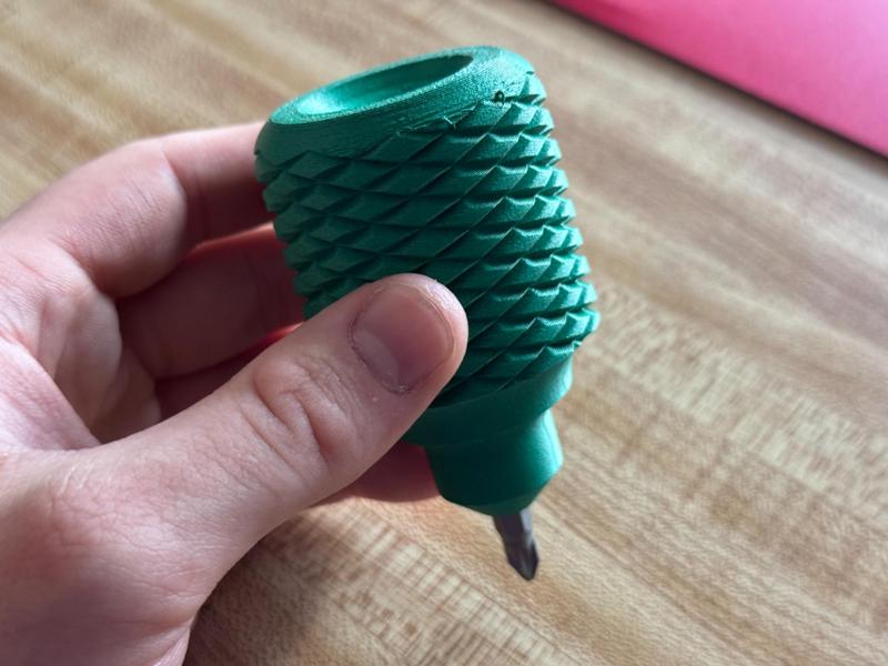 Magnetic Bit Driver – Ergonomic Grip Handle