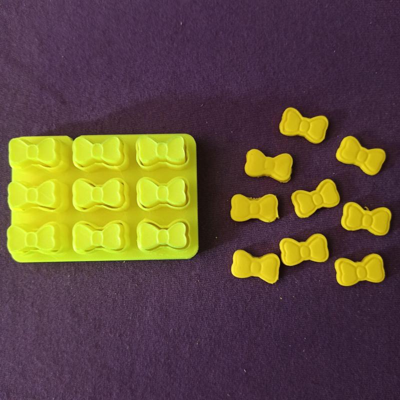 Miniature bow cutter.