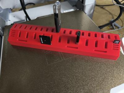 Simple usb holders