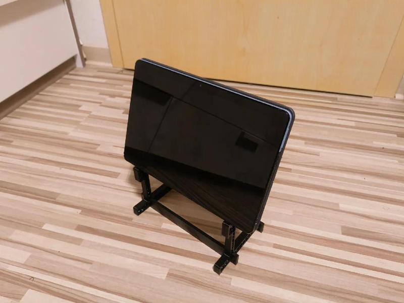 Elevated tablet & laptop stand   