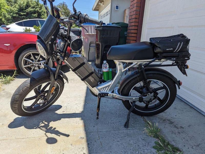 Juiced Scorpion Bottle Holder