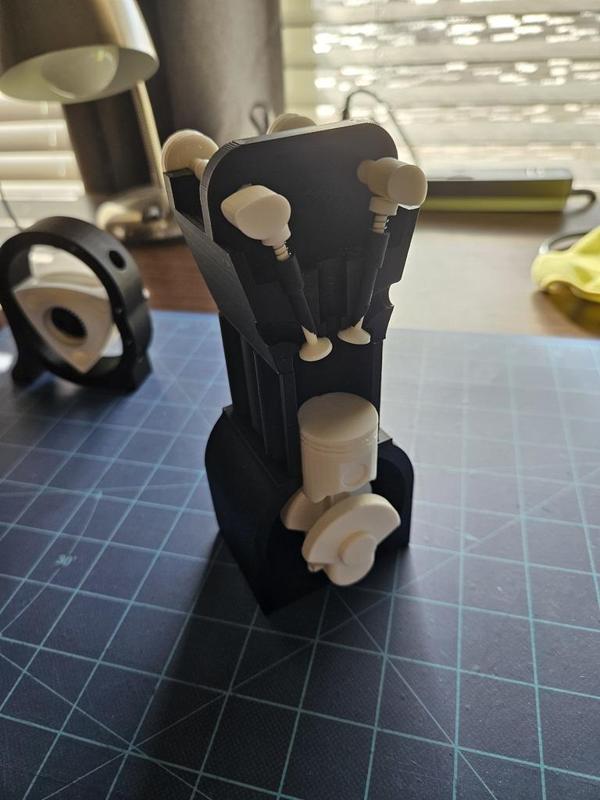 Piston engine cutaway with valves