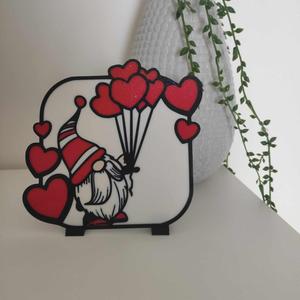 Hearts balloons gnome