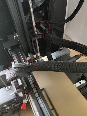 Voxelab Aquila D1. 90 degree turn of flat cables at the extruder