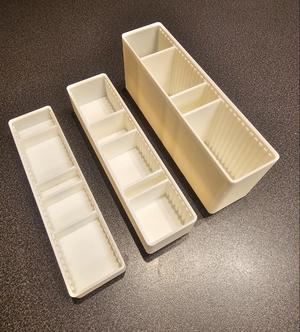Gridfinity bins with movable dividers 4x1