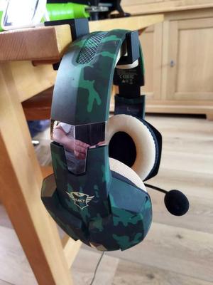 Headphone holder
