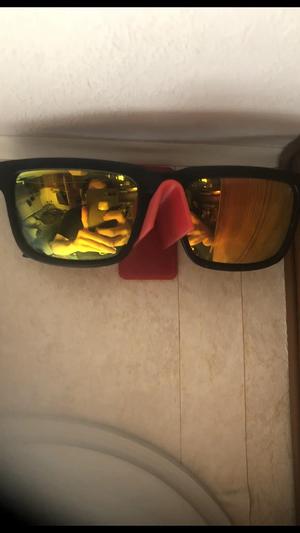 Sunglasses Wall Mount