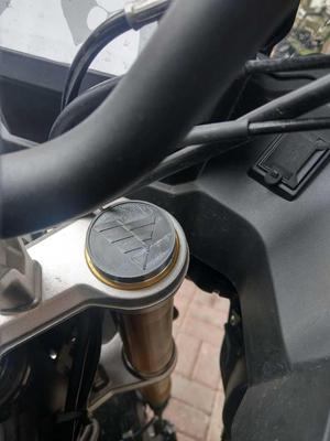 voge 525dsx non-adjustable shock absorber cover.