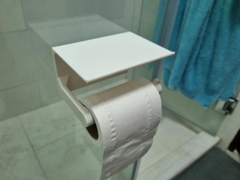Toilet paper holder with rounded tube and no texture   