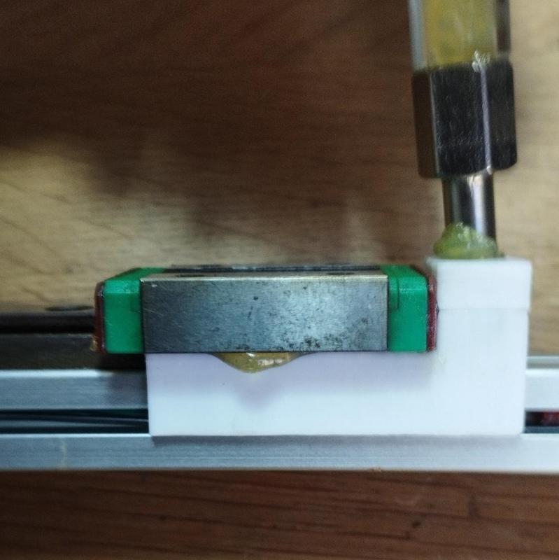 Linear Bearing Greaser