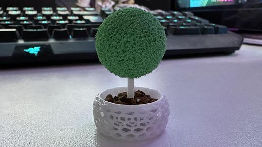 Rubber ball tree with planter
