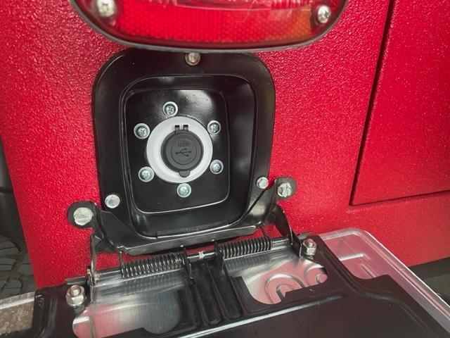 JEEP CJ7 / YJ USB Fuel Filler Hole Plug