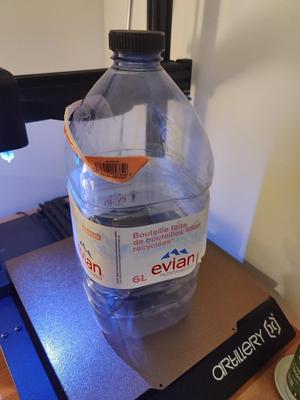 Cap 6l Evian bottle