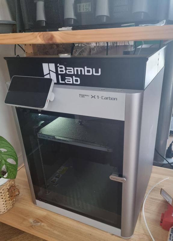 Glass riser with air purifiers for Bambu Lab X1C