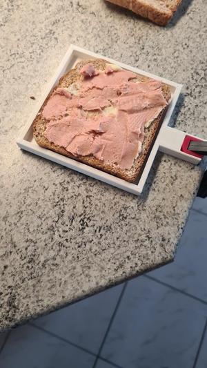 Einhand Brotschmierhilfe