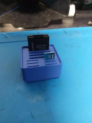 Gridfinity Micro/SD Card Holder W/ Internal Magnets   
