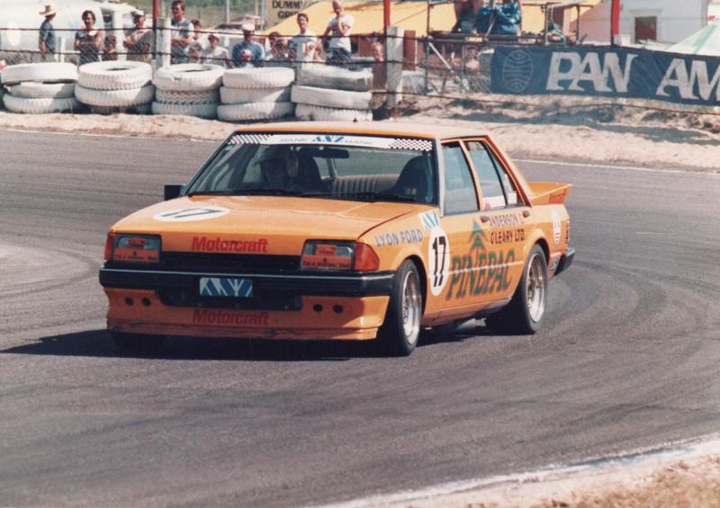 1/18 Diecast Model 4 Post Hoist