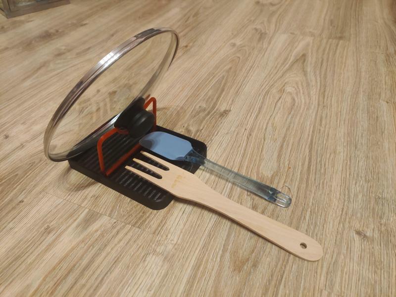 Foldable pot lid stand and drip tray 2in1