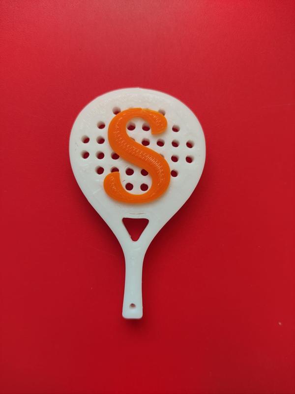 llavero de pala de padel inicial S