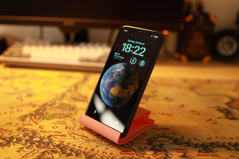 Vase mode phone stand
