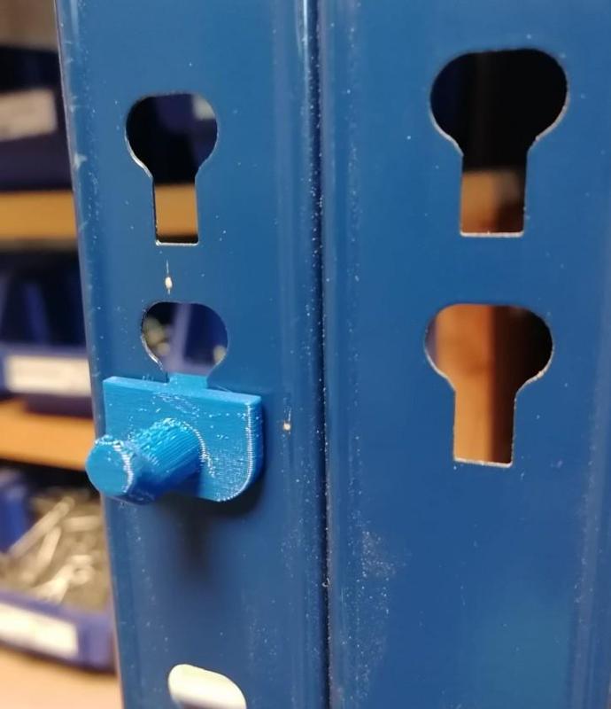 Jednoduchý háček na regál - simply hook from shelf