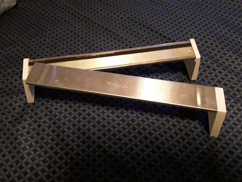Fridge shelf bar