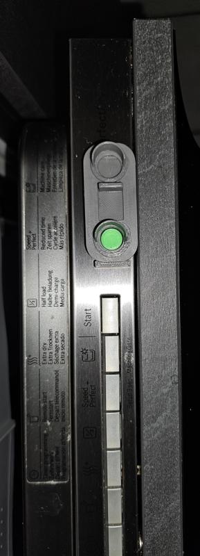 Magnetic, mechanical traffic light signal