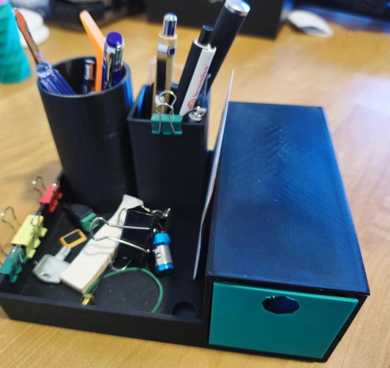 Desktop organizer